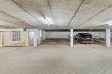 Tiefgaragen-Stellplatz Sofort beziehbar: Sch�ne 2-Zimmer-Wohnung mit Balkon und Tiefgaren-Stellplatz in KA-M�hlburg