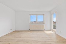 Wohn-Essbereich Sofort beziehbar: Sch�ne 2-Zimmer-Wohnung mit Balkon und Tiefgaren-Stellplatz in KA-M�hlburg