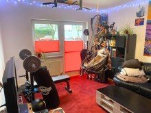 Wohn- und Schlafbereich Gepflegtes Studenten-Apartment mit 4,5% Brutto-Mietrendite in Landau