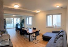 Wohnen / Essen Helle & neuwertige 4-Zimmer-Wohnung mit zwei Balkonen in begehrter Lage