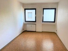 Zimmer 4 Rohdiamant: Ger�umige 4,5-Zimmer-Wohnung in guter S�dweststadt-Lage
