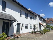 Au�enansicht Erstbezug nach Teilsanierung: Sch�nes Reihenhaus in guter Lage von KA-Gr�nwinkel