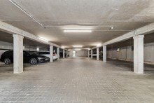 Tiefgarage Lichtdurchflutete 3-Zimmer-Wohnung mit Loggia und TG-Stellplatz