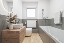 Badezimmer (saniert) Rohdiamant: Sanierungsbed�rftiges Reihenendhaus in toller Lage