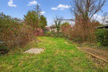 Garten Rohdiamant mit vielen Optionen: Zweifamilienhaus mit Ausbaupotenzial und gro�em Grundst�ck