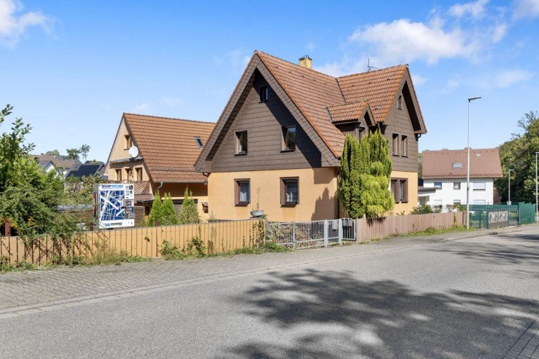 Au�enansicht Malsch-Waldprechtsweier Mehrfamilienhaus Rohdiamant auf idyllischen Grundst�ck in Malsch-Waldprechtsweier