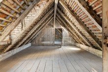 Dachgeschoss Gro�z�gige 2-Zimmer-Wohnung mit zwei Balkons und Tiefgaragenstellplatz