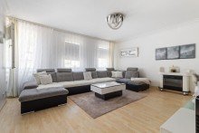 Wohnzimmer Wohnung 4 Gro�z�gige 2-Zimmer-Wohnung mit zwei Balkons und Tiefgaragenstellplatz