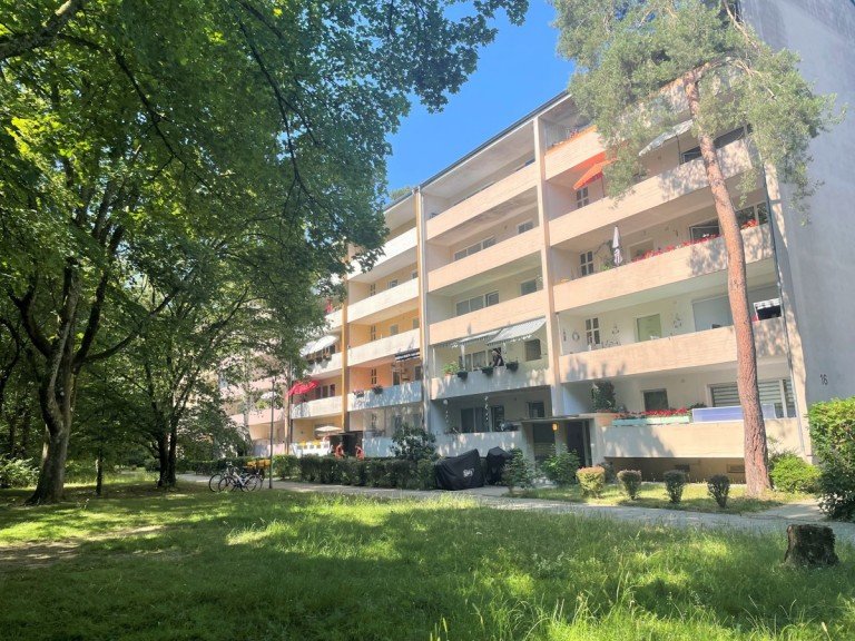 Au�enfoto Karlsruhe / Waldstadt Etagenwohnung Gro�es Enwicklungspotential: WG-taugliche 3-Zimmer-Wohnung