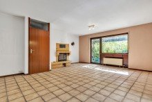 Wohn-und Essbereich Rohdiamant: Sanierungsbed�rftiges Reihenendhaus in toller Lage