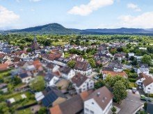 Mikrolage Gro�z�giges Geb�udeensemble auf weitl�ufigem Grundst�ck im Ortskern von Bischweier