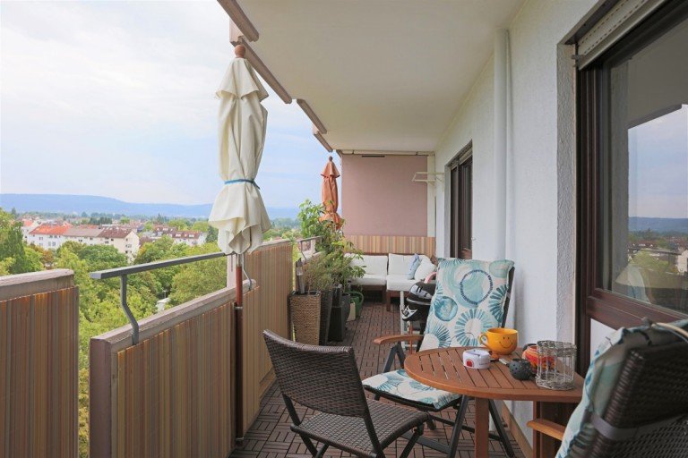 Loggia Karlsruhe / S�dweststadt Etagenwohnung Weitl�ufige 3,5-Zimmer-Wohnung mit gro�er Loggia und zus�tzlichem Balkon in KA-S�dweststadt