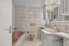 Badezimmer Frisch renoviert & sofort beziehbar: Weitl�ufige 3-ZW in gefragter Lage der S�dweststadt
