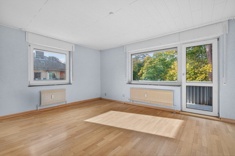Wohnen Karlsruhe Etagenwohnung Bezugsfrei: 2-Zimmer-Wohnung nahe der Karlsruher FH mit zwei Balkonen und PKW-Stellplatz