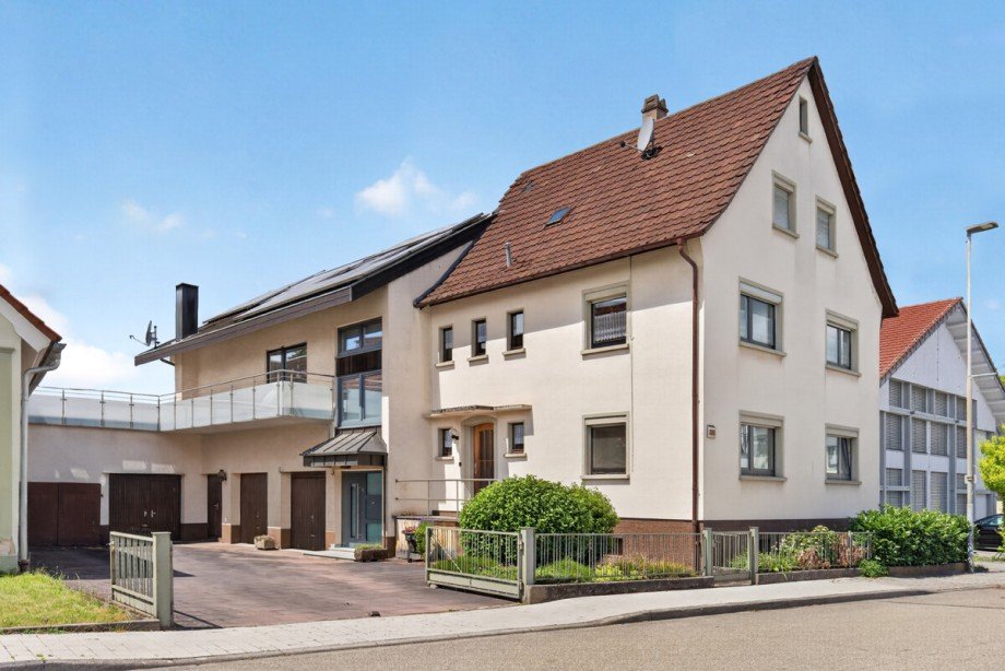 Ansicht Stra�e Mehrfamilienhaus Bischweier