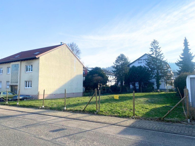 Vorderansicht A Karlsruhe / Wolfartsweier Wohngrundst�ck Profis aufgepasst: Sch�nes Grundst�ck zum Bau eines 5- bis 6-Parteien-Hauses in Wolfartsweier