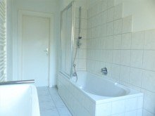 Bad A Sofort beziehbar: Sch�ne 3-Zimmer-Wohnung in KA-Waldstadt