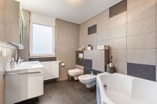 Badezimmer Barrierefrei betretbare, neuwertige Traumwohnung im Herzen von Karlsruhe-Gr�tzingen