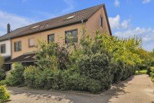 Au�enansicht Rohdiamant: Sanierungsbed�rftiges Reihenendhaus in toller Lage