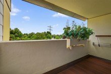Balkon Schlafzimmer Gro�z�gige 2-Zimmer-Wohnung mit zwei Balkons und Tiefgaragenstellplatz