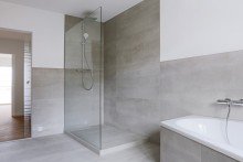 Bad OG Erstbezug nach Kernsanierung: Loftartige 2-Zimmer-Wohnung mit hochwertiger Ausstattung