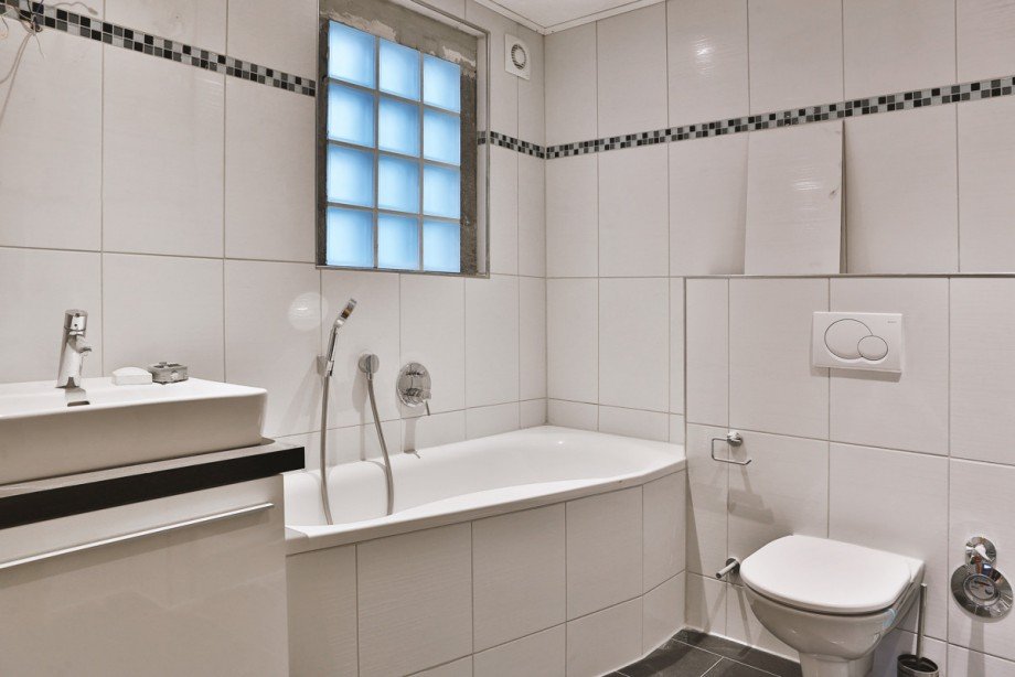 Badezimmer OG Zweifamilienhaus Karlsdorf-Neuthard