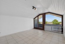 Wohnen DG Seltene Gelegenheit: Mehrgenerationenhaus mit
Potenzial in traumhafter Feldrandlage von Durmersheim