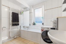 Bad Wohnung 4 Gro�z�gige 2-Zimmer-Wohnung mit zwei Balkons und Tiefgaragenstellplatz