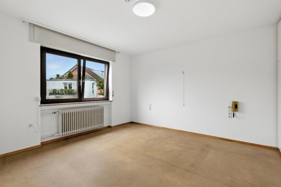 Zimmer 1 im EG Mehrfamilienhaus Ettlingen / Sch�llbronn