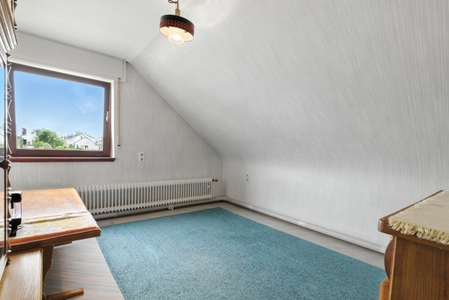 Zimmer 3 im DG Mehrfamilienhaus Ettlingen / Sch�llbronn