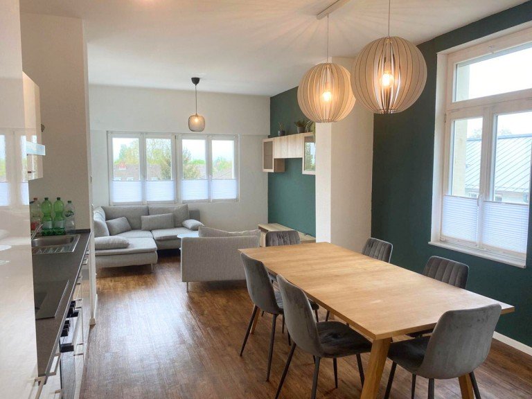 Wohn- und Essbereich Rastatt Etagenwohnung Wundersch�ne 2-Zimmer-Wohnung mit Balkon in kernsaniertem Altbau im Rastatter Zentrum
