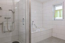 Badezimmer EG 2 Wundersch�nes Einfamilienhaus mit Nebengeb�ude auf gro�em Grundst�ck