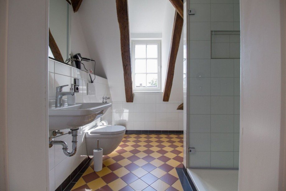 Badezimmer B Dachgeschosswohnung Karlsruhe