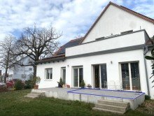 Terrassen 2021 saniert: Wundersch�ne 2-Zimmer-Wohnung mit Terrasse und Gartenanteil in Bischweier