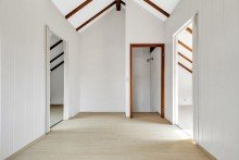 Studio Dachgeschoss Rohdiamant: Sanierungsbed�rftiges Reihenendhaus in toller Lage