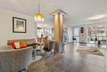 Wohnbereich Barrierefrei betretbare, neuwertige Traumwohnung im Herzen von Karlsruhe-Gr�tzingen