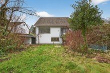 Garten Rohdiamant mit vielen Optionen: Zweifamilienhaus mit Ausbaupotenzial und gro�em Grundst�ck