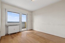 Schlafzimmer 2 Panoramablick �ber Karlsruhe: Wohnung mit au�ergew�hnlichem Entwicklungspotenzial