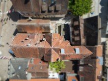 Vogelperspektive Gro�z�gige 2-Zimmer-Wohnung mit zwei Balkons und Tiefgaragenstellplatz