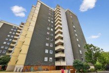 Au�enansicht Geb�ude Gro�z�gige 2-Zimmer-Wohnung mit zwei Balkons und Tiefgaragenstellplatz