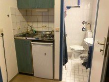 Kochnische und Bad Gepflegtes Studenten-Apartment mit 4,5% Brutto-Mietrendite in Landau
