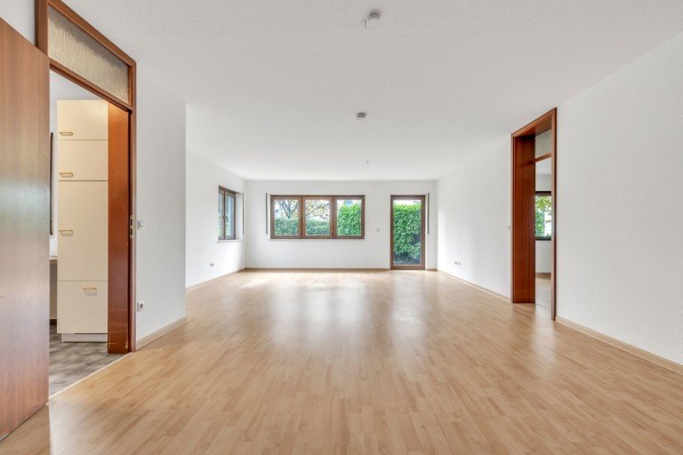 Wohnen-Essen Ettlingen Erdgeschosswohnung Direkt beziehbar: Gro�z�gige 2-Zimmer-Wohnung mit Terrasse und Stellplatz