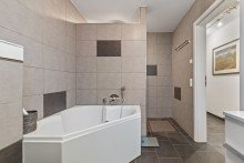 Badezimmer Barrierefrei betretbare, neuwertige Traumwohnung im Herzen von Karlsruhe-Gr�tzingen