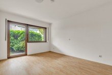 Schlafzimmer Direkt beziehbar: Gro�z�gige 2-Zimmer-Wohnung mit Terrasse und Stellplatz