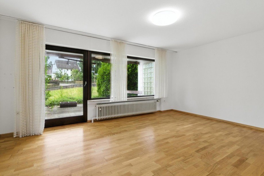 Zimmer 2 im EG Mehrfamilienhaus Ettlingen / Sch�llbronn