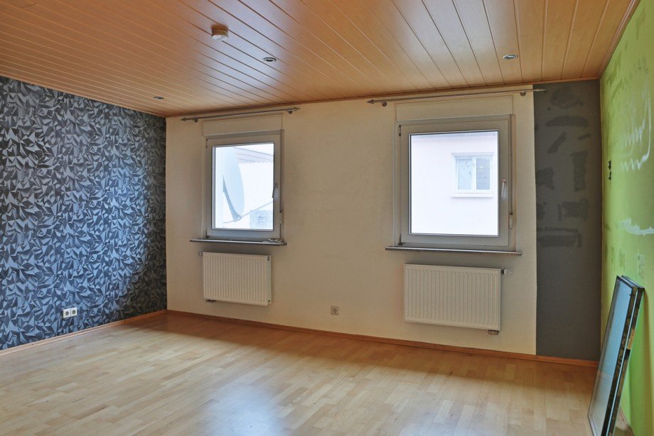 Schlafzimmer OG Zweifamilienhaus Karlsdorf-Neuthard