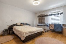Schlafzimmer Wohnung 2 Gro�z�gige 2-Zimmer-Wohnung mit zwei Balkons und Tiefgaragenstellplatz