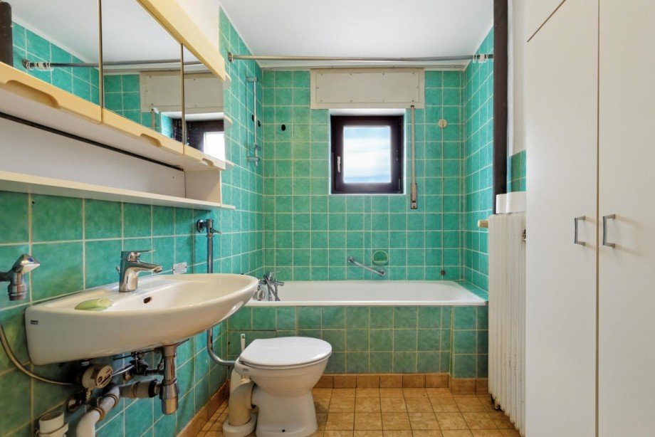 Bad im EG Mehrfamilienhaus Ettlingen / Sch�llbronn