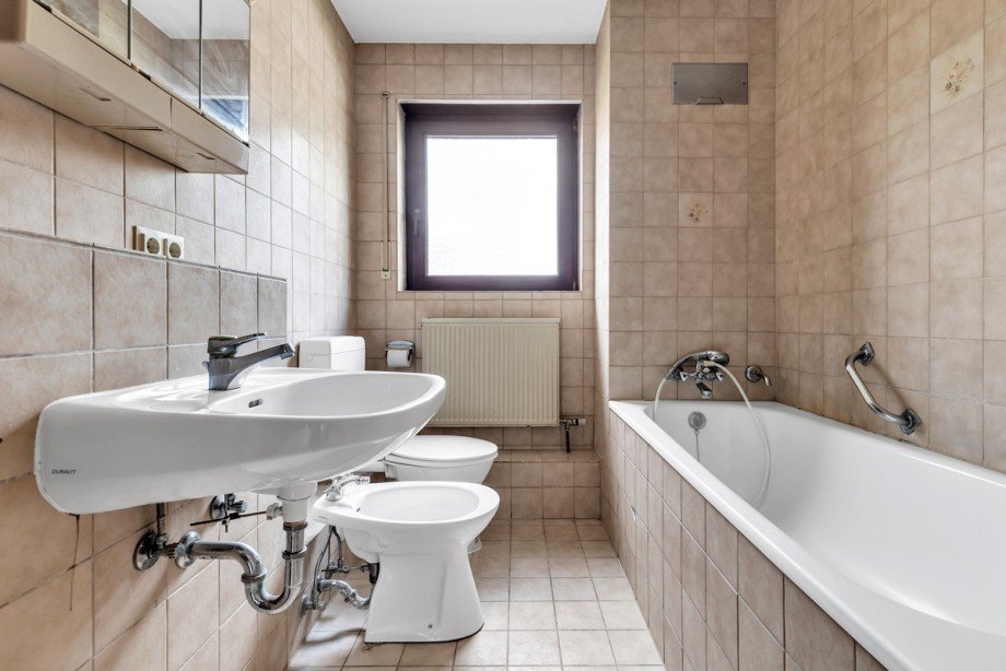 Badezimmer (Ist-Zustand) Reihenendhaus Rastatt